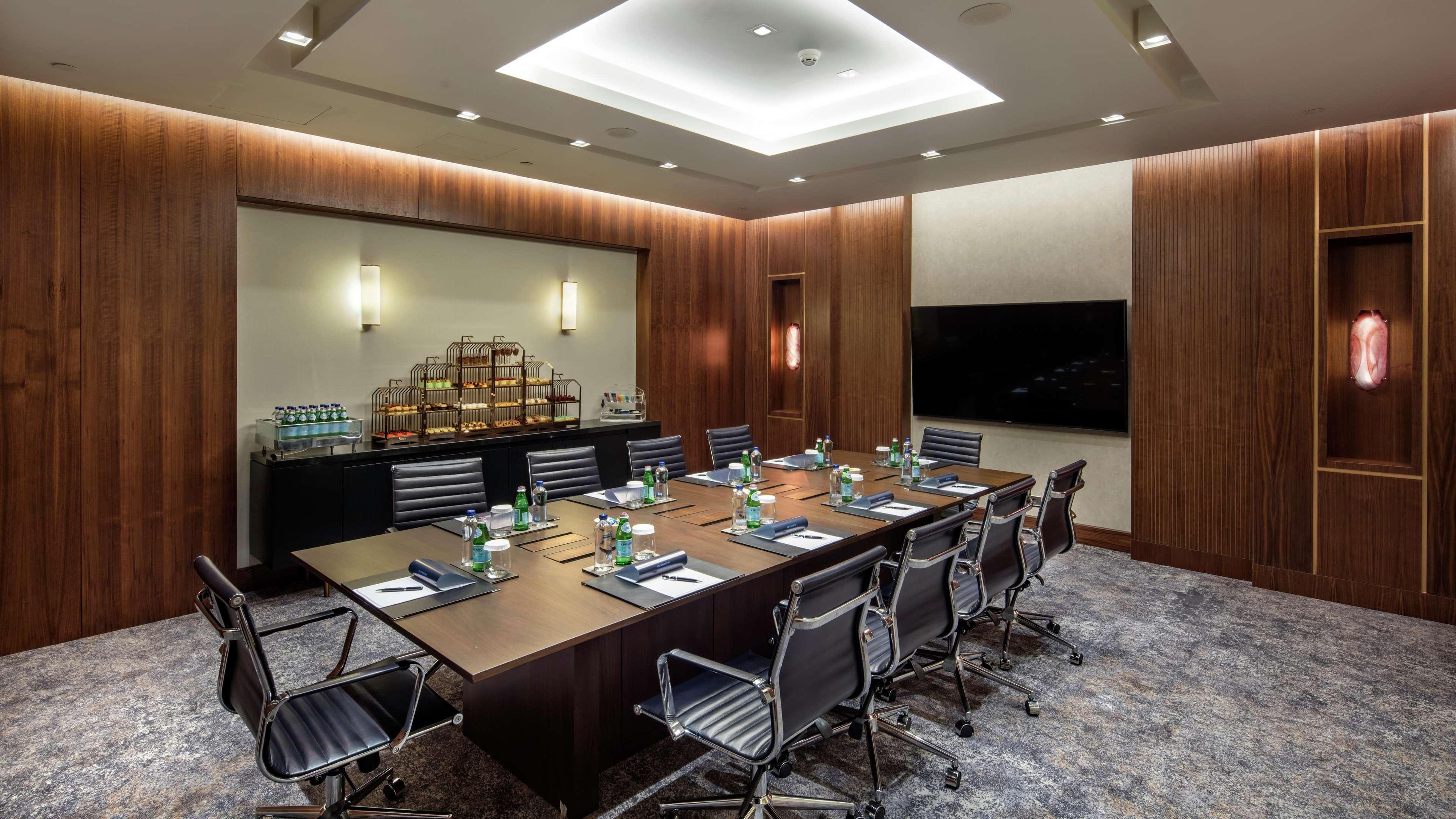 Hilton Istanbul Maslak Hotel Exterior photo Meeting room