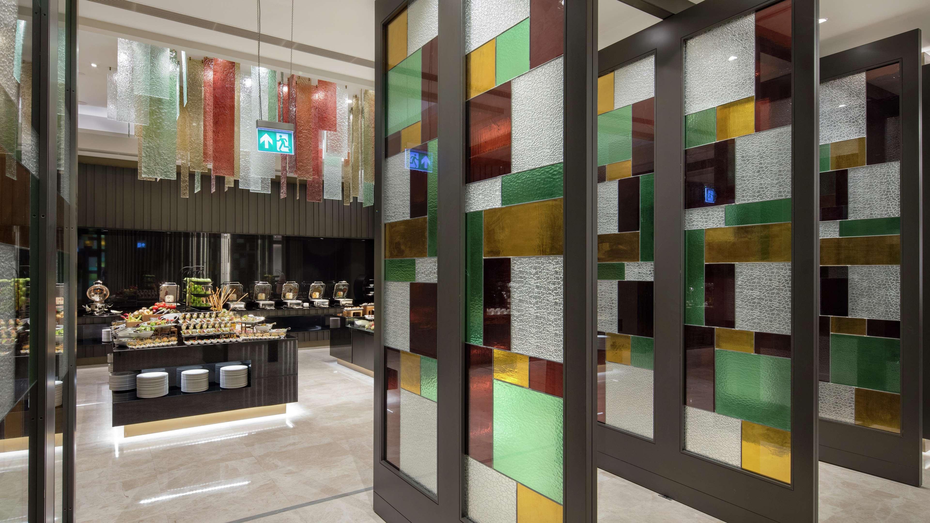 Hilton Istanbul Maslak Hotel Exterior photo The interior of the hotel