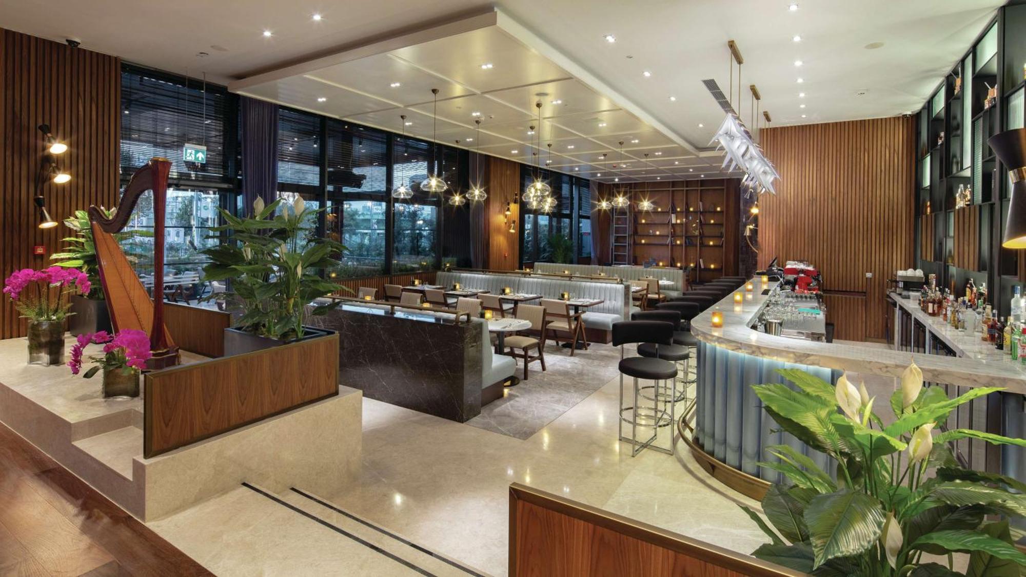 Hilton Istanbul Maslak Hotel Exterior photo The interior of the restaurant