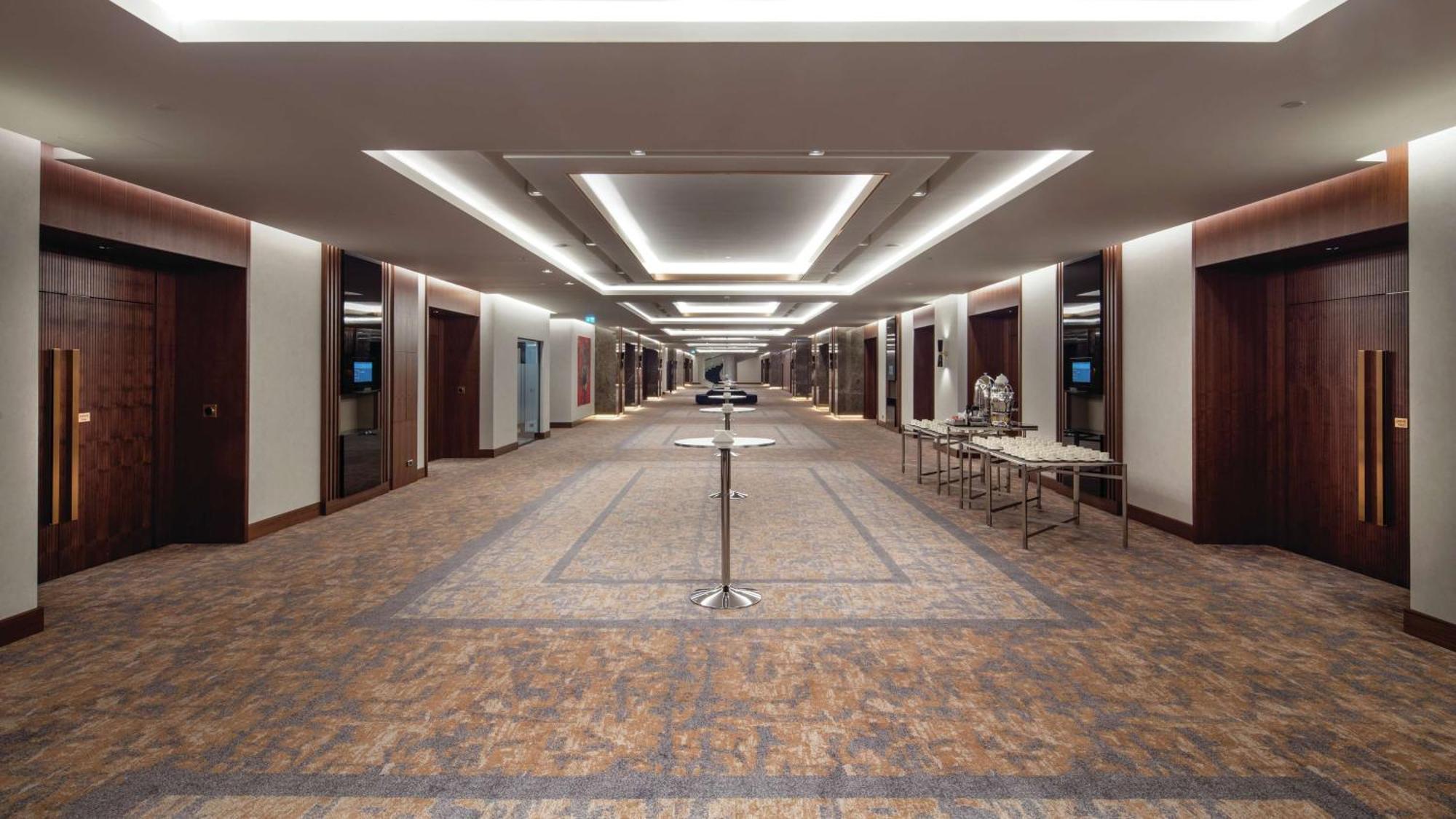 Hilton Istanbul Maslak Hotel Exterior photo The Westin Palace, Madrid