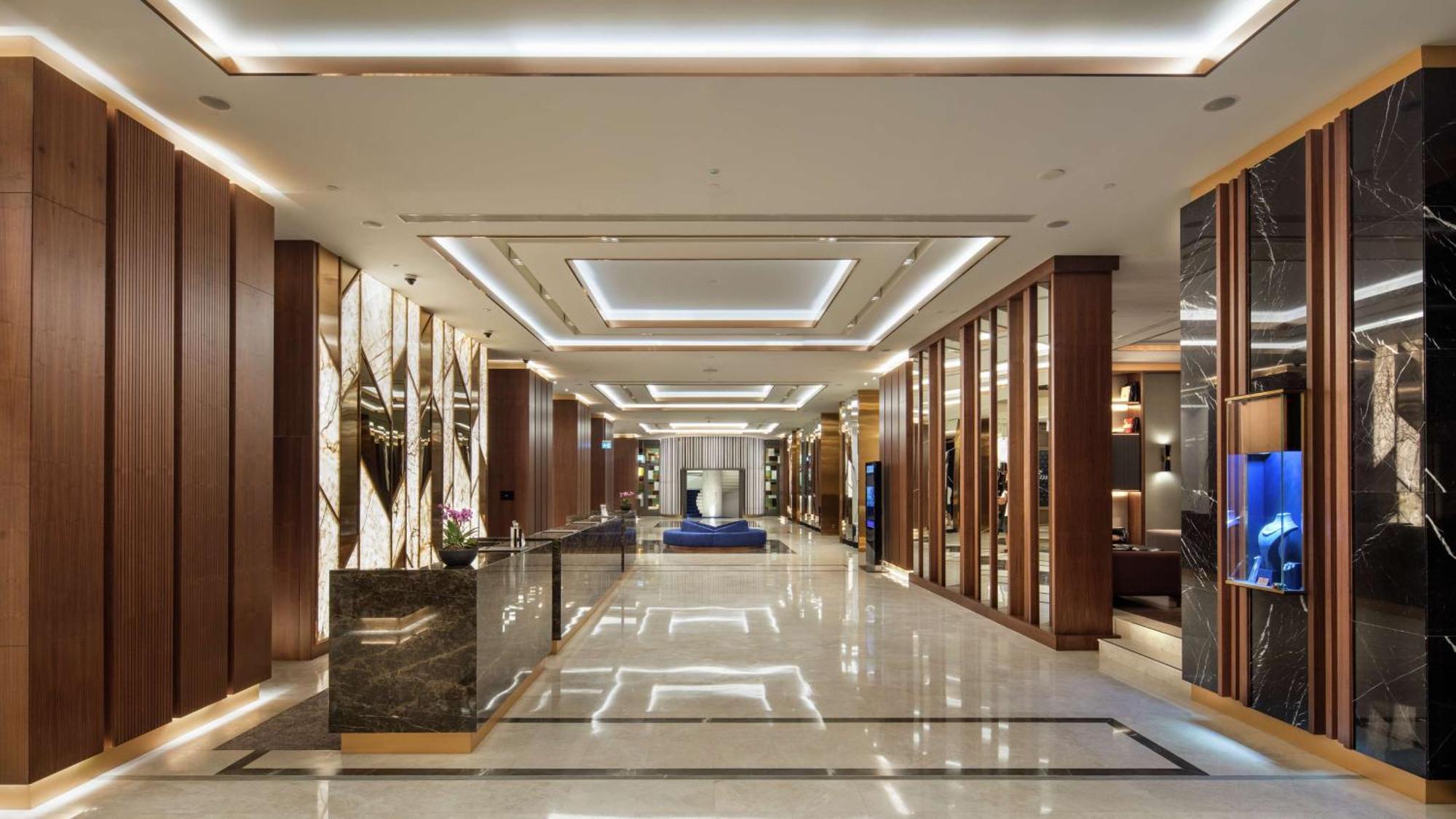 Hilton Istanbul Maslak Hotel Exterior photo Lobby